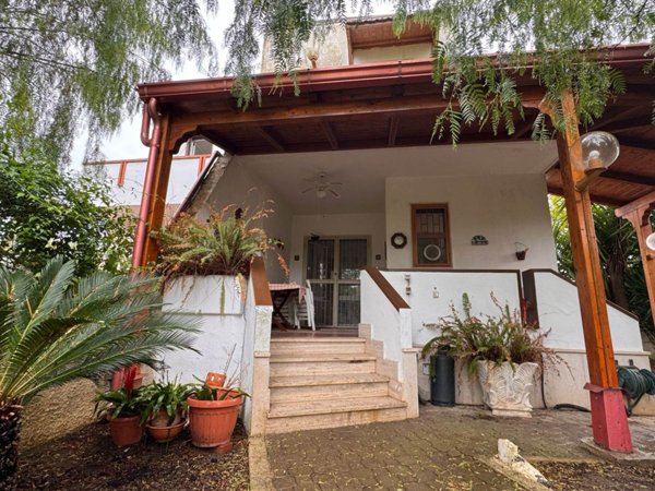 casa indipendente in vendita a Leporano