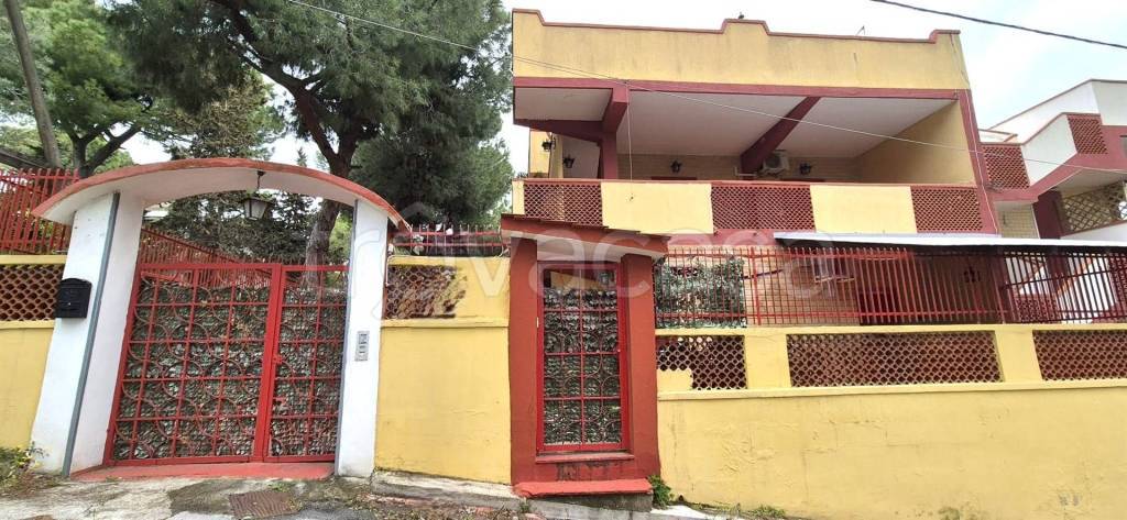 casa indipendente in vendita a Leporano in zona Marina di Leporano