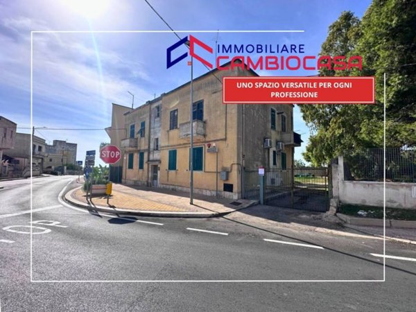 ufficio in vendita a Leporano in zona Marina di Leporano