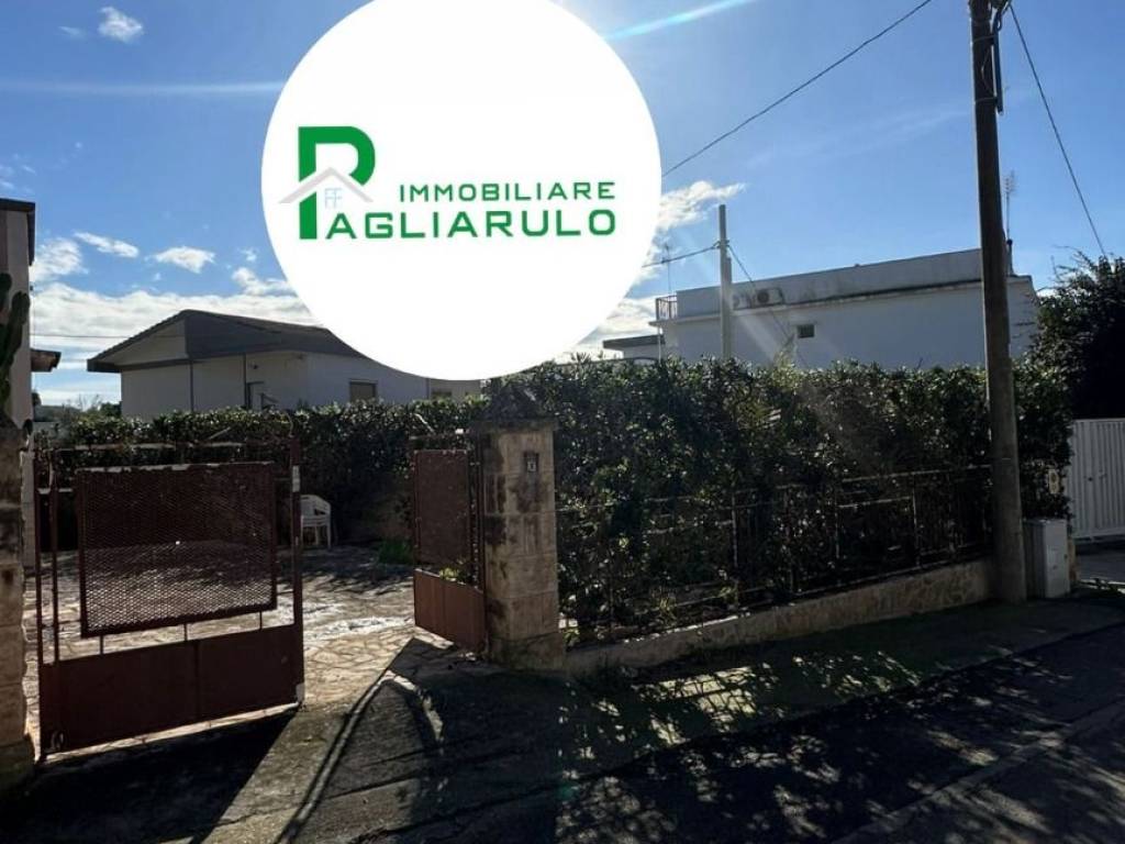 casa indipendente in vendita a Leporano in zona Marina di Leporano