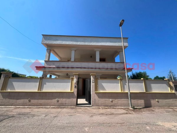 casa indipendente in vendita a Leporano in zona Marina di Leporano