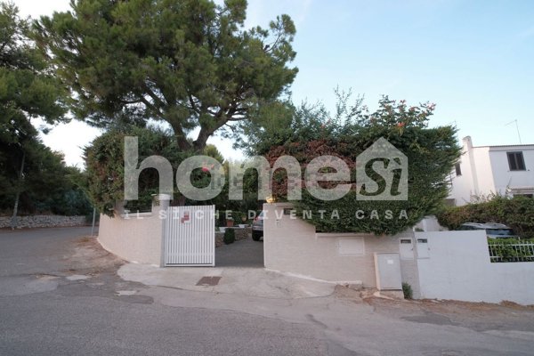 casa indipendente in vendita a Leporano in zona Marina di Leporano