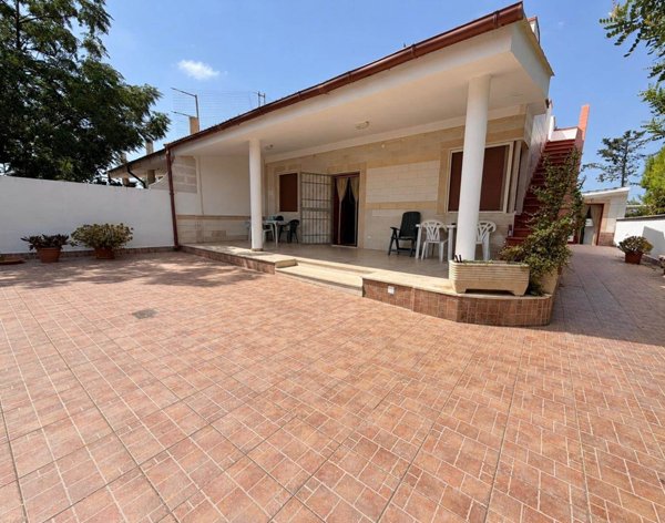 casa indipendente in vendita a Leporano in zona Marina di Leporano