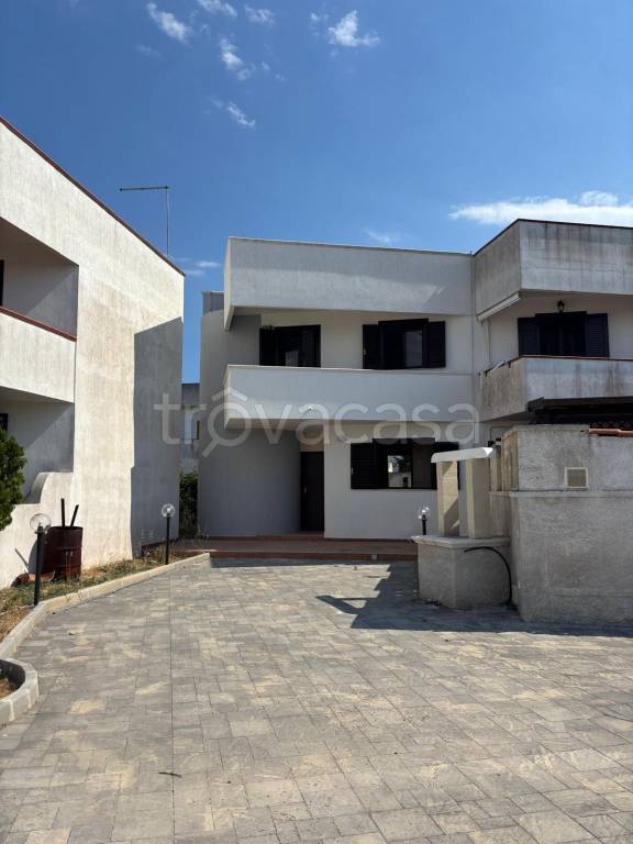 casa indipendente in vendita a Leporano in zona Marina di Leporano
