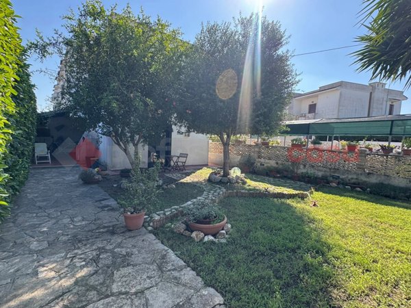 casa indipendente in vendita a Leporano in zona Marina di Leporano