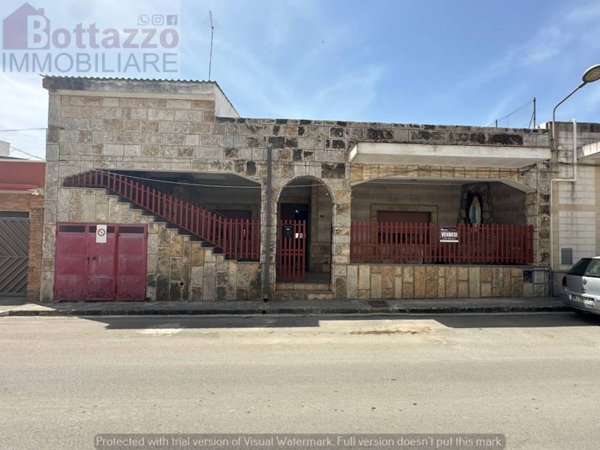 casa indipendente in vendita a Lizzano