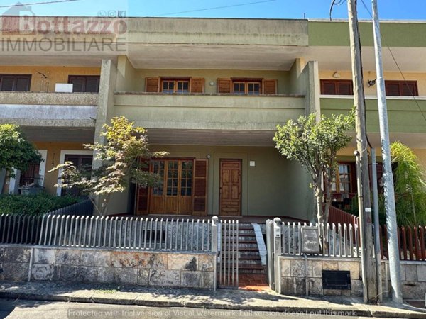 casa indipendente in vendita a Lizzano