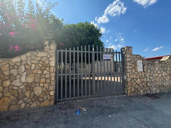 casa indipendente in vendita a Lizzano in zona Marina di Lizzano