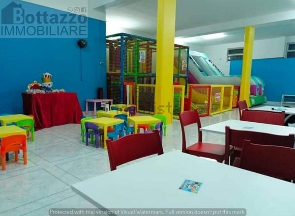 locale commerciale in vendita a Lizzano