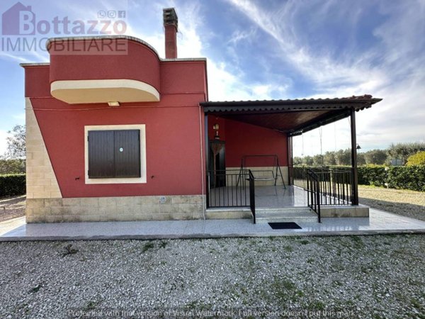 casa indipendente in vendita a Lizzano in zona Marina di Lizzano