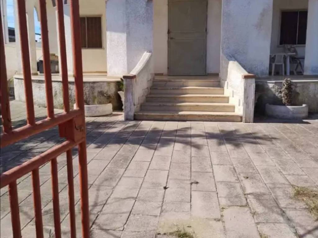casa indipendente in vendita a Lizzano in zona Marina di Lizzano