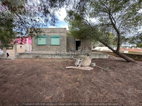 casa indipendente in vendita a Lizzano