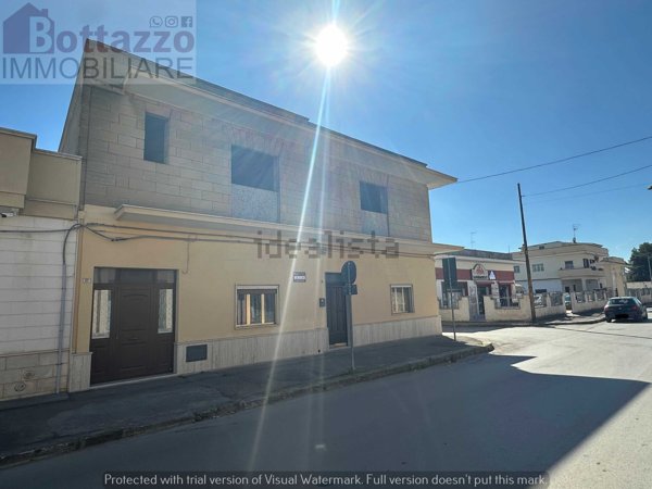 casa indipendente in vendita a Lizzano