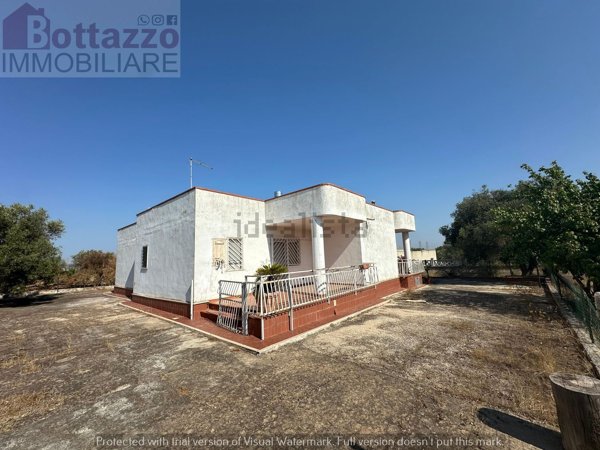 casa indipendente in vendita a Lizzano