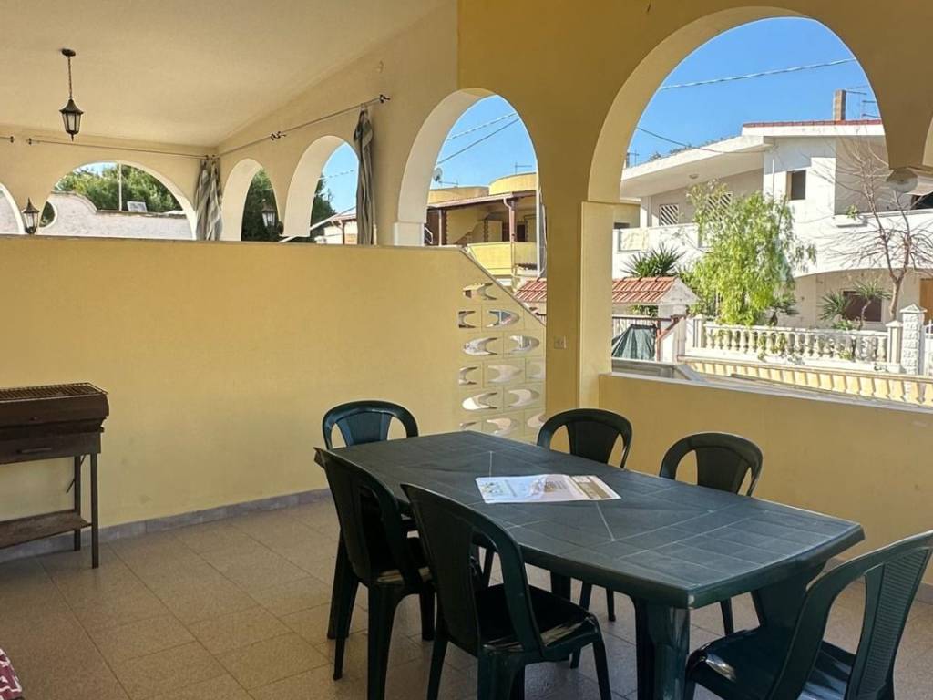 casa indipendente in vendita a Lizzano in zona Marina di Lizzano
