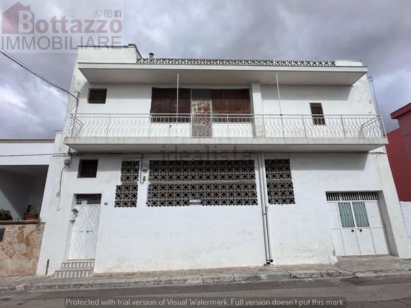 casa indipendente in vendita a Lizzano