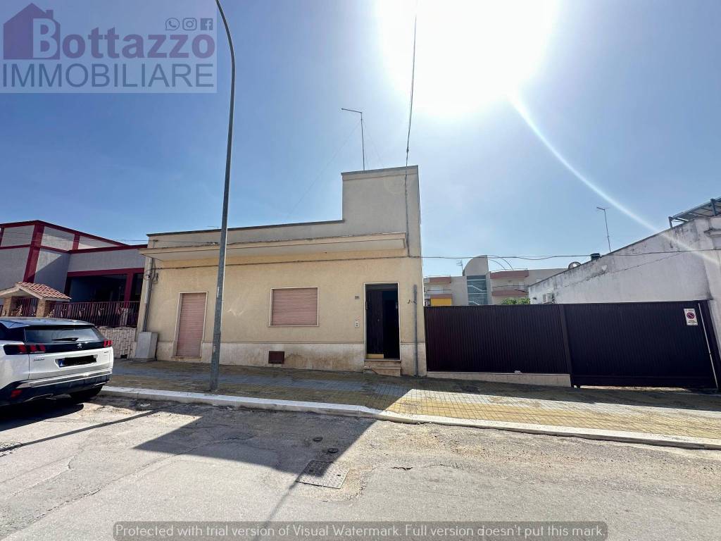 casa indipendente in vendita a Lizzano