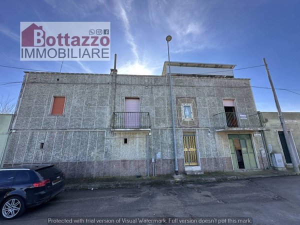 intera palazzina in vendita a Lizzano