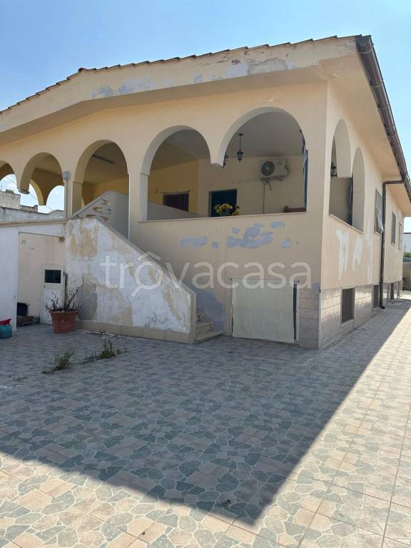 casa indipendente in vendita a Lizzano in zona Marina di Lizzano