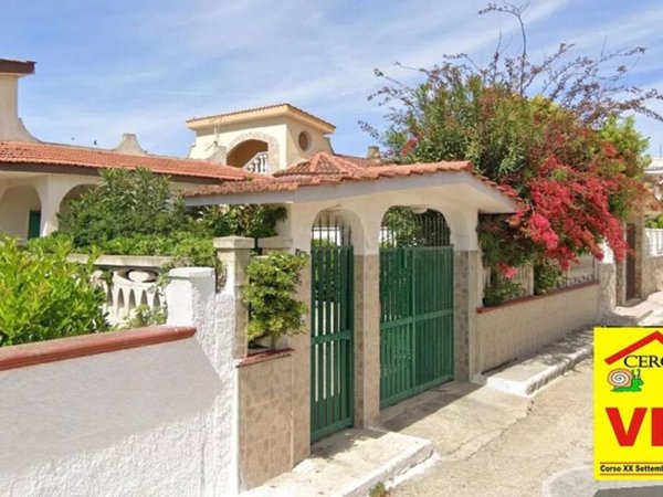 casa indipendente in vendita a Lizzano in zona Marina di Lizzano