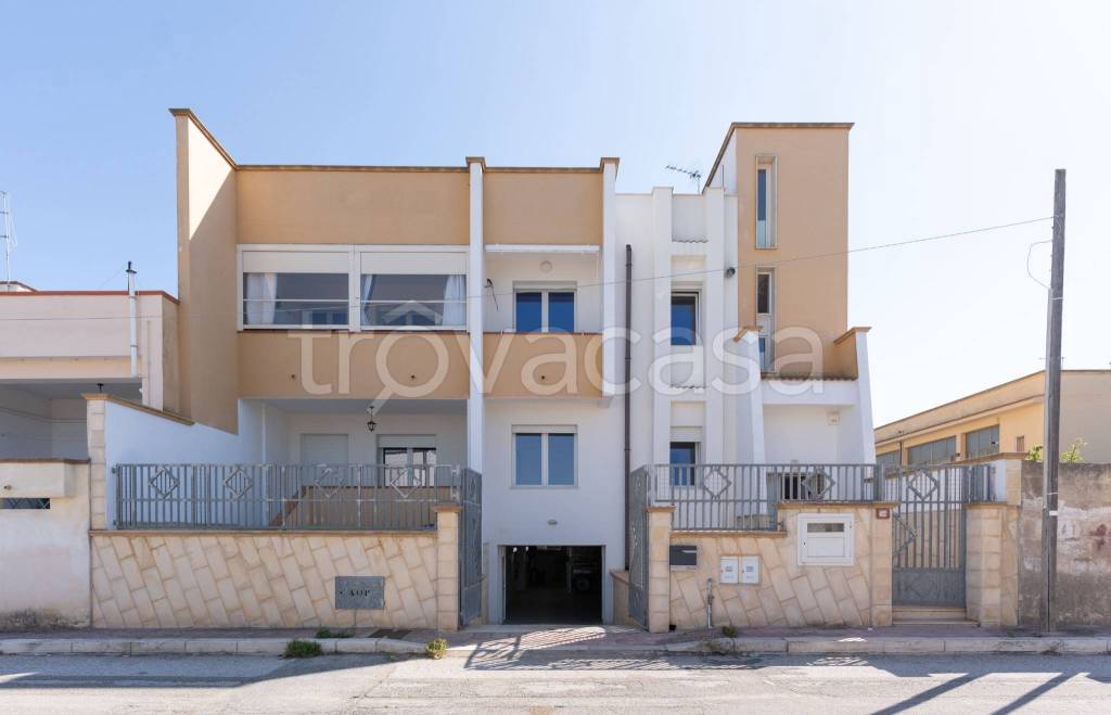 casa indipendente in vendita a Lizzano