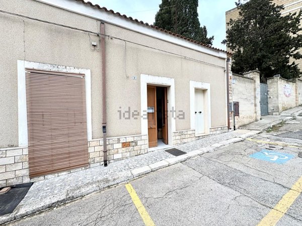 casa indipendente in vendita a Lizzano