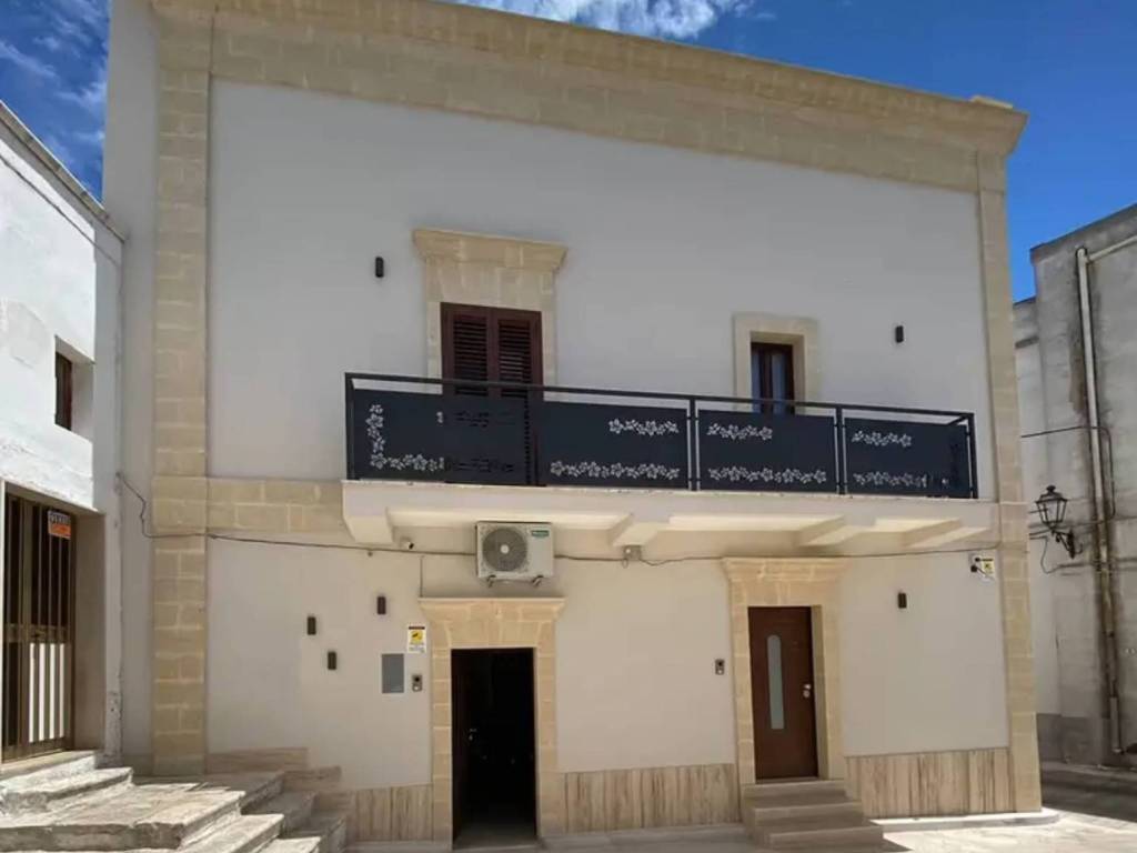 casa indipendente in vendita a Lizzano