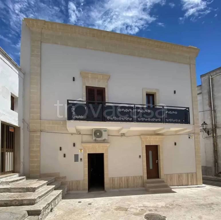 casa indipendente in vendita a Lizzano