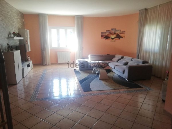 casa indipendente in vendita a Lizzano