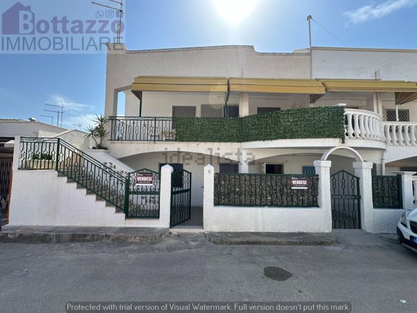 appartamento in vendita a Lizzano in zona Marina di Lizzano