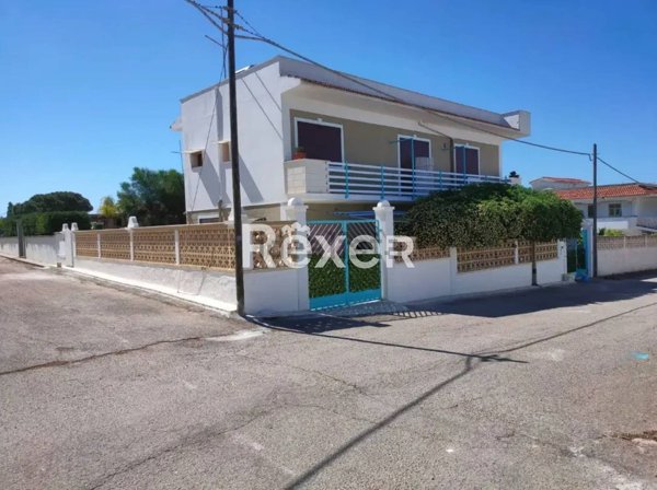 casa indipendente in vendita a Lizzano in zona Marina di Lizzano