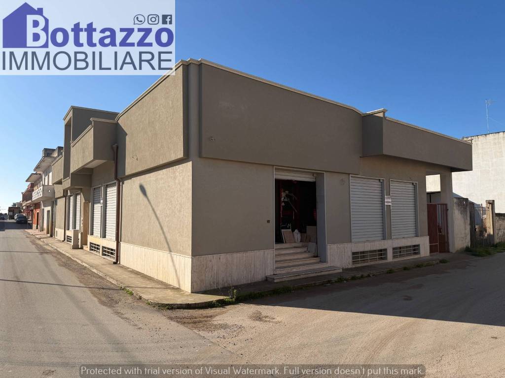 negozio in vendita a Lizzano