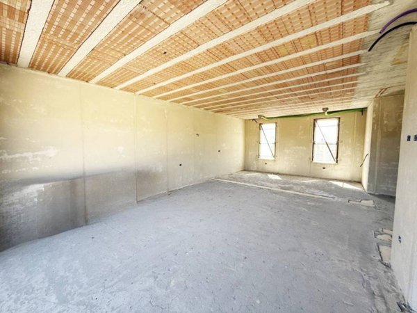 casa indipendente in vendita a Lizzano