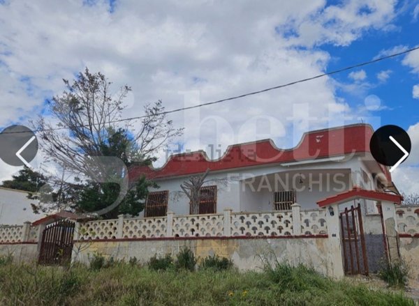 casa indipendente in vendita a Lizzano in zona Marina di Lizzano