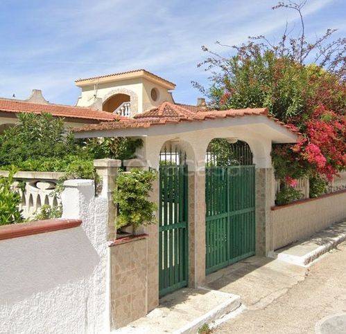 casa indipendente in vendita a Lizzano