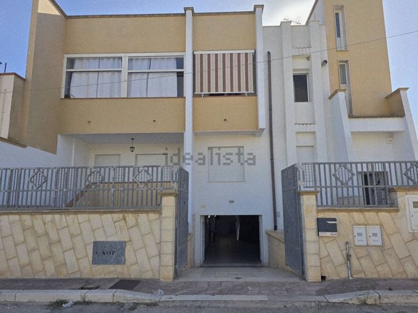 casa semindipendente in vendita a Lizzano