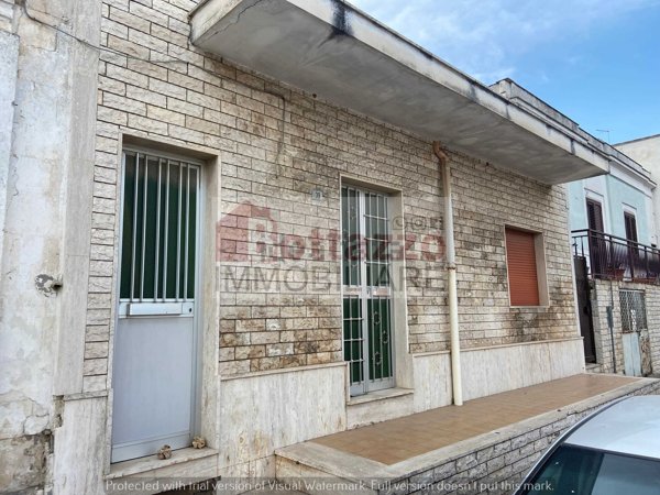 casa indipendente in vendita a Lizzano