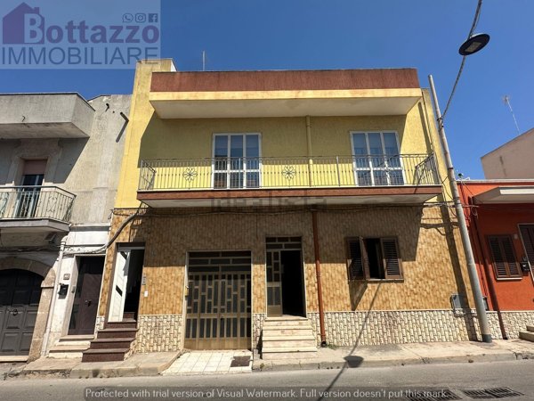 casa indipendente in vendita a Lizzano