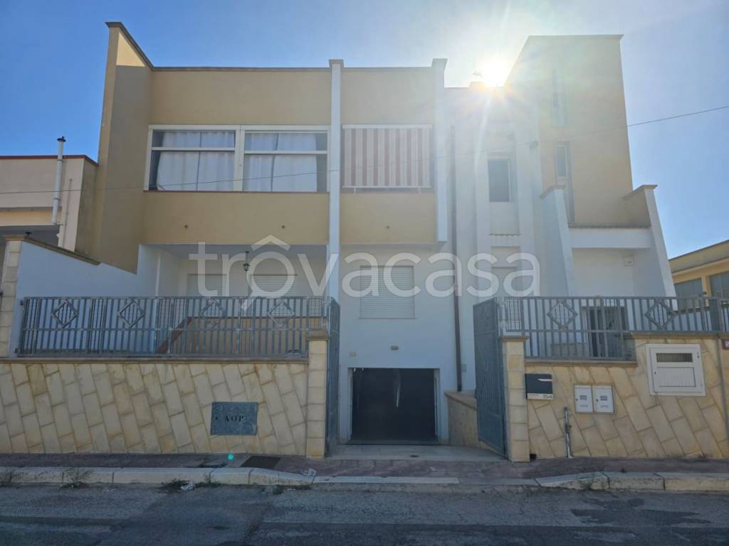 casa indipendente in vendita a Lizzano