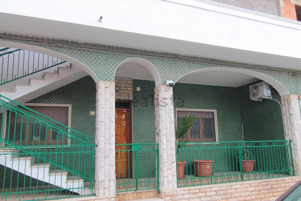 casa indipendente in vendita a Lizzano