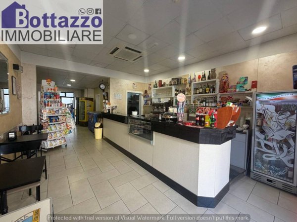 negozio in vendita a Lizzano