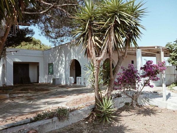 casa indipendente in vendita a Lizzano in zona Marina di Lizzano