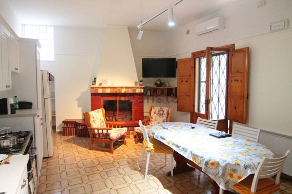 casa indipendente in vendita a Lizzano