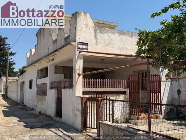 casa indipendente in vendita a Lizzano in zona Marina di Lizzano