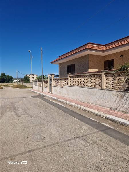casa indipendente in vendita a Lizzano
