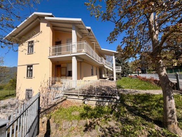 casa indipendente in vendita a Lizzano