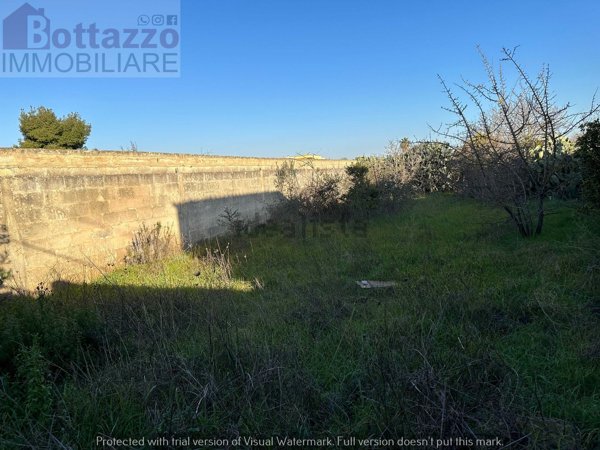 terreno in vendita a Lizzano
