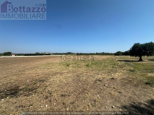 terreno in vendita a Lizzano