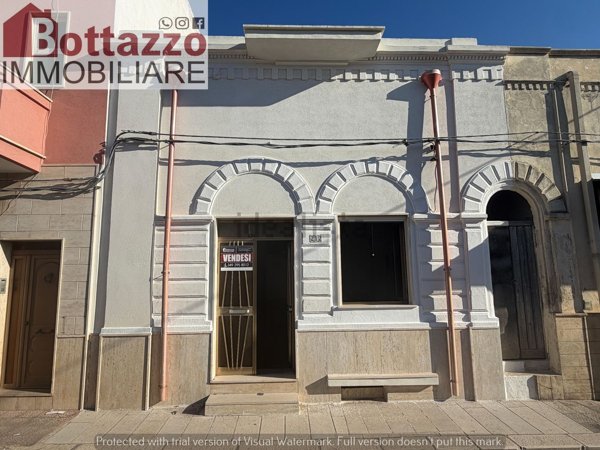 casa indipendente in vendita a Lizzano