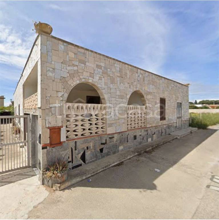 casa indipendente in vendita a Lizzano in zona Marina di Lizzano